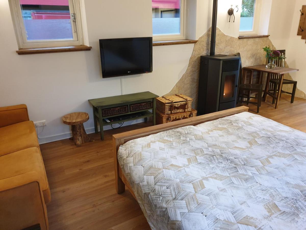 The Walnut Tree Bed and Breakfast Hellevoetsluis Εξωτερικό φωτογραφία